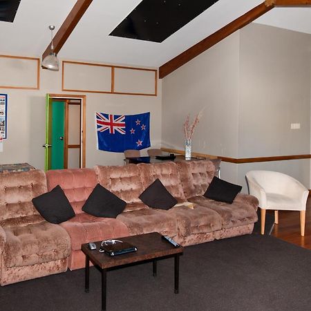 85 On Bealey Hostel Крайстчърч Екстериор снимка